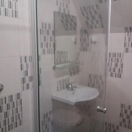 Reza Vendeghaz Hotell Békésszentandrás